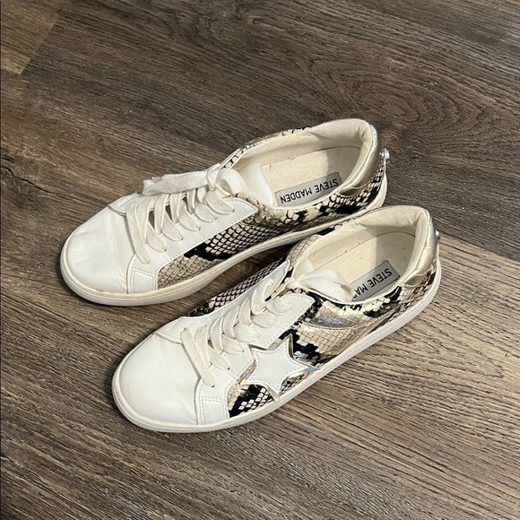 Steve Madden Claris Star Faux Snakeskin Women's  Sneakers Tennis Shoes Sz 7 - Picture 1 of 12